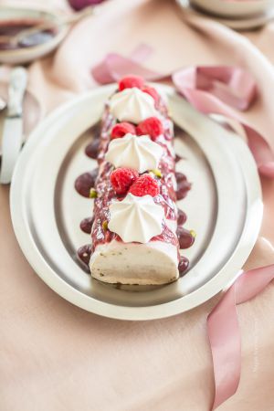 Recette Bûche de Noël Glacée Semifreddo aux Framboises et Pistaches
