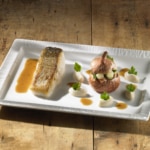 Recette Pavé de lieu jaune et oignon farci aux légumes et au lard, quenelles de purée de céleri, sauce cognac