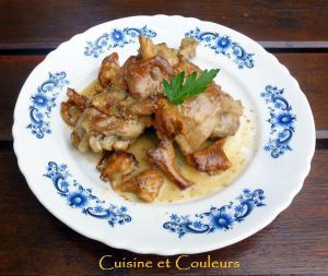 Recette Fricassée de poulet aux girolles et au vin des Côtes du Jura