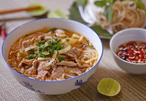 Recette Bo Bun : Le Bowl Vietnamien qui Enchante vos Papilles en un Tourbillon de Saveurs