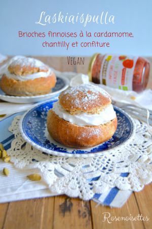 Recette Laskiaispulla, brioche finnoise à la cardamome, chantilly et confiture de fraise (végan)