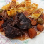 Recette Daube, ragoût de bœuf sauce au vin rouge, servi avec polenta