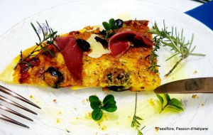 Recette Pizza sauce tomate / piperade de chorizo, bacon et magret de canard