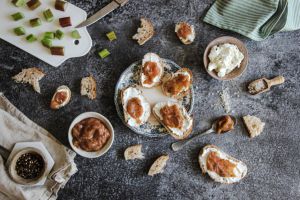 Recette Bruschettas chèvre et chutney de rubarbe