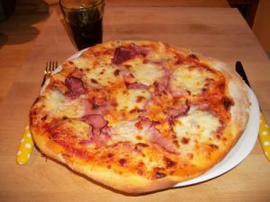 Recette Pizza jambon - lardons