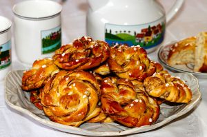 Recette Kannelbullar, petites brioches suédoises roulées à la cannelle