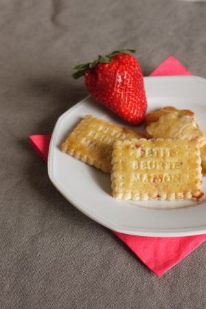 Recette Biscuits à la fraise (fraises séchées aca)