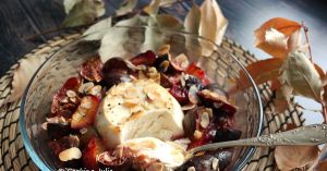Recette Ricotta rôtie au miel, figues et prunes rouges