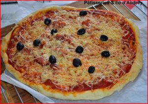 Recette Pizza jambon / gruyère