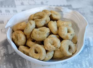 Recette Biscuits apéritif italiens : taralli au fenouil