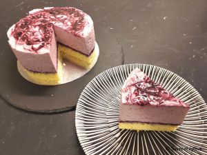 Recette Magnifique gâteau mousse aux myrtilles pour la fête des mamans - Recette en vidéo