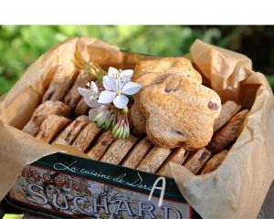 Recette Biscuits aux zestes de citron vert et fraises déshydratées