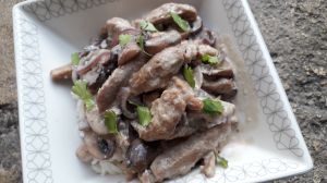 Recette Protéine de soja sauce crémeuse aux champignons {Vegan}