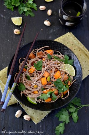 Recette Soba à la butternut & aux pistaches #vegan #sansgluten