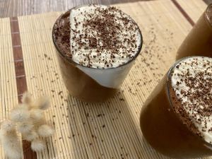 Recette Duo de mousses au chocolat noir et blanc