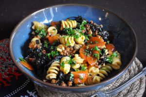 Recette Pâtes Fusilli et sauce au porc haché aux saveurs asiatiques