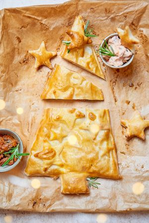 Recette Grand sapin de Noël feuilleté au pesto rouge