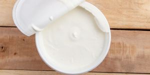 Recette Toss Your Greek Yogurt Right Away If You Notice These Signs
