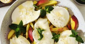 Recette Mozzarella, pêches & menthe