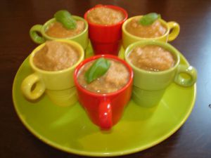 Recette Crème de Concombre aux Tomates Confites : Recette Facile et Savoureuse