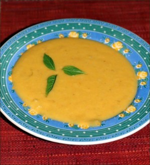 Recette Soupe crèmeuse au blé et légumes à la purée d'amande (vegan)